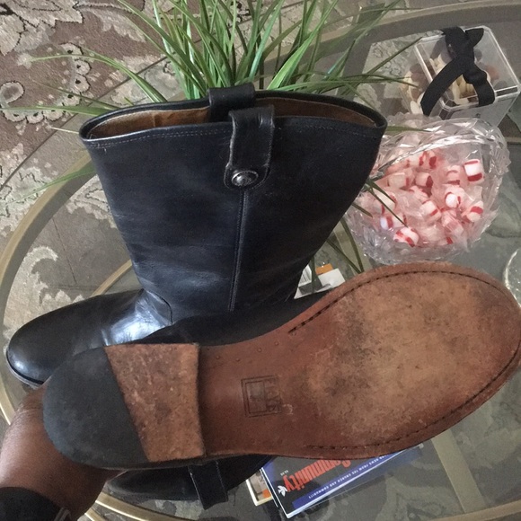 Frye Melissa Button Boot - Picture 3 of 4